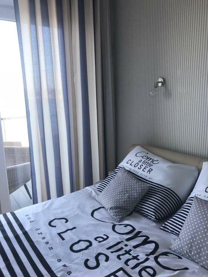 Appartement Apartament Z Widokiem Na Jezioro à Rydzewo Extérieur photo